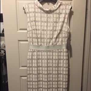 Eva Mendes cream/silver evening dress.